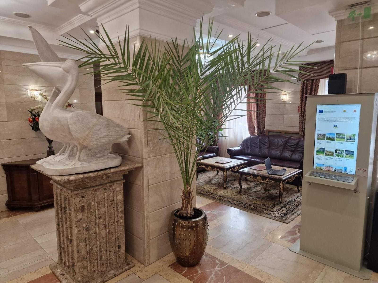 Hotel Danube &